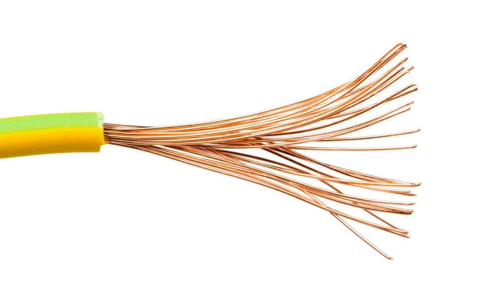 Cabos e fios expostos